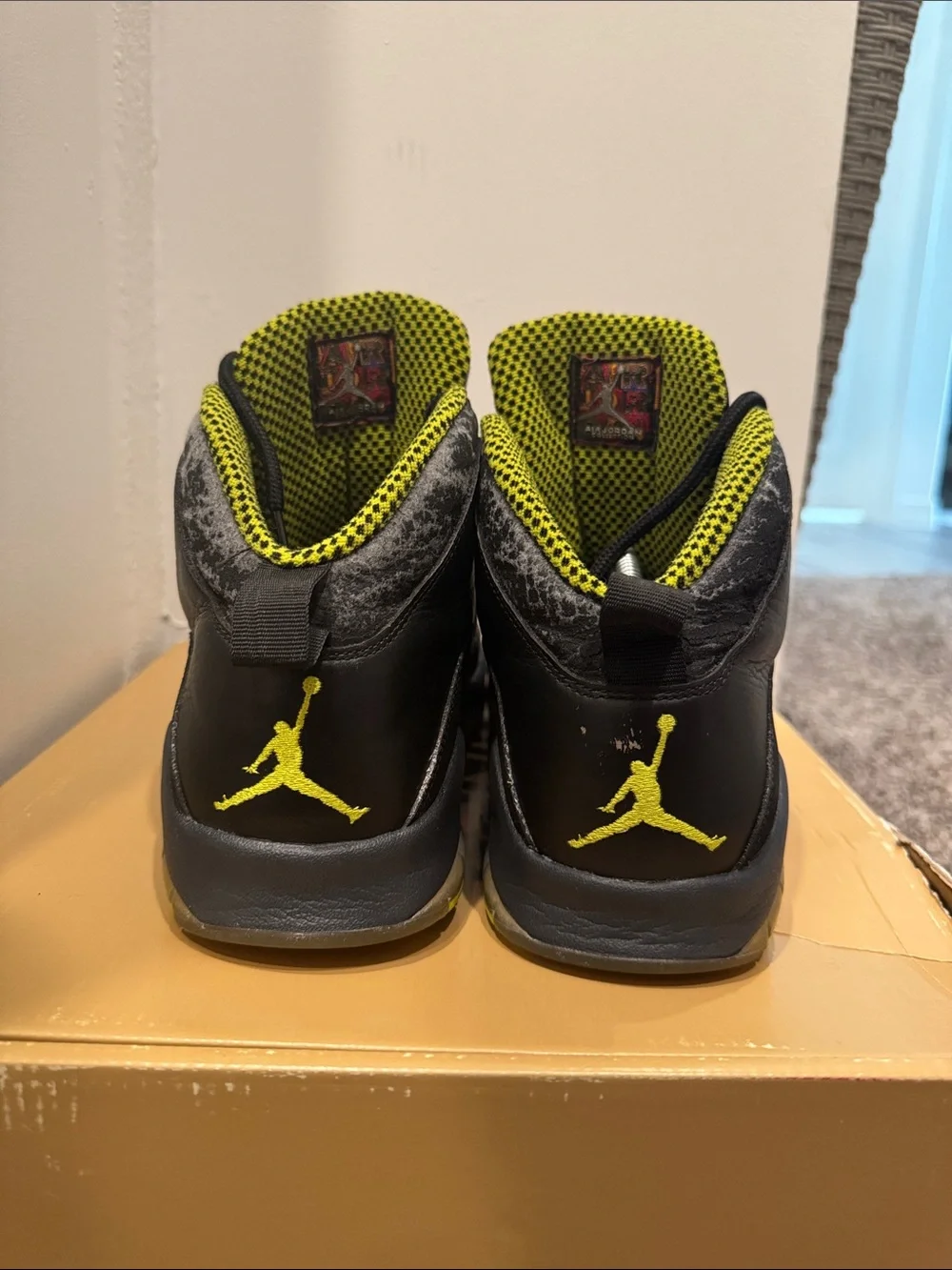 Jordan Men's Black and Yellow High-Top Sneakers